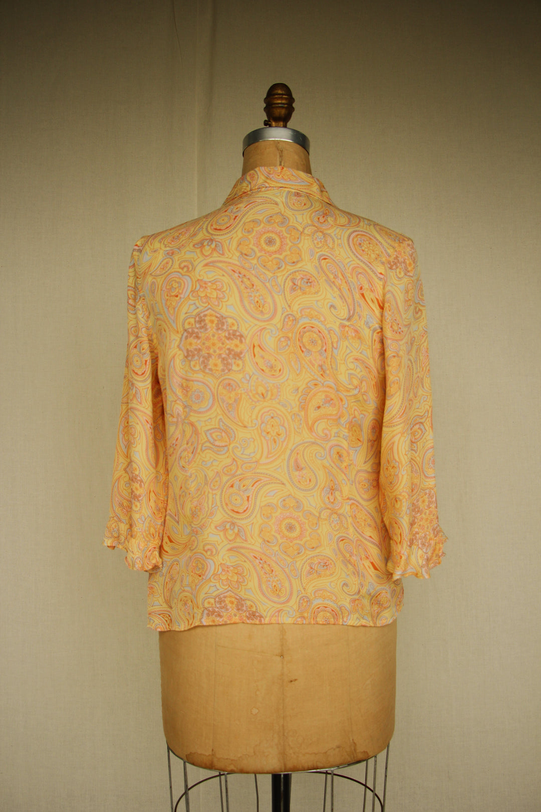 Jaclyn Smith Paisley Silk Hippie Button Up