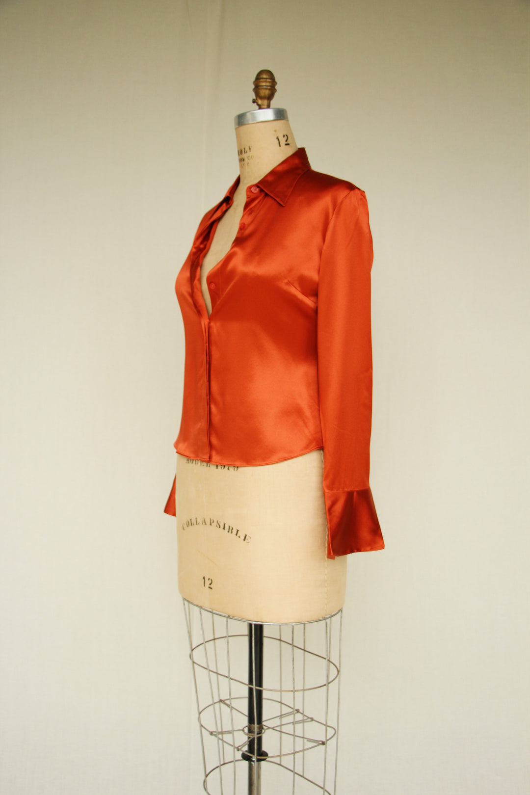 Bloomingdale's Silk Sunrise Button Up Petite Womens Shirt Size 8