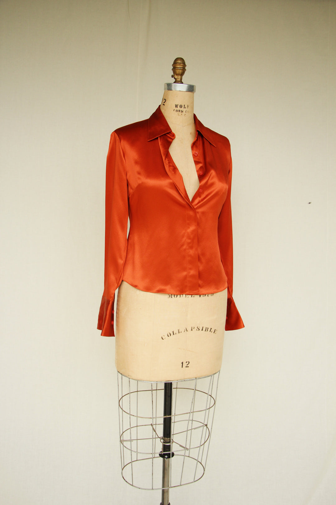 Bloomingdale's Silk Sunrise Button Up Petite Womens Shirt Size 8
