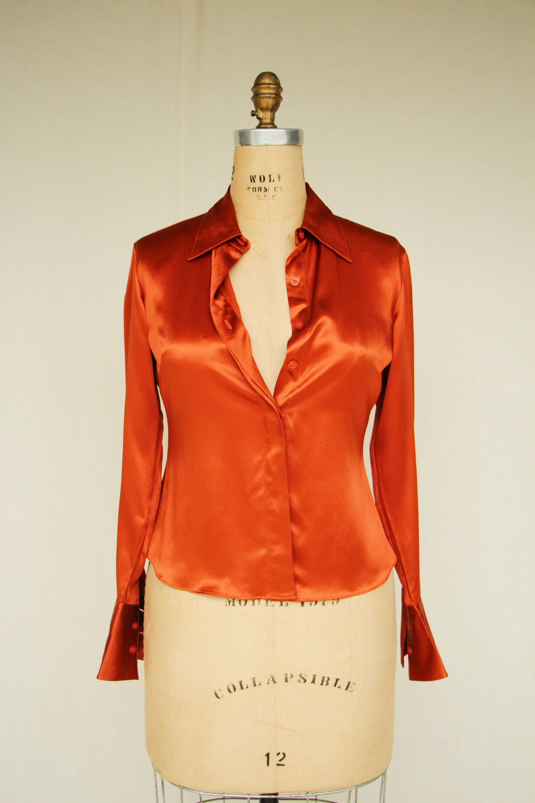 Bloomingdale's Silk Sunrise Button Up Petite Womens Shirt Size 8
